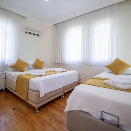 Magnificent With Private Pool Amazing View And Backyard In Oludeniz *
